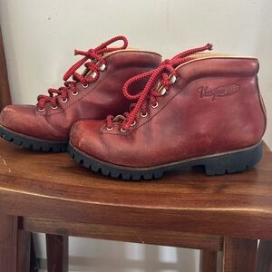 Vintage Vasque Women’s Red Leather Hiking Boots Size 8.5 Heritage Quality